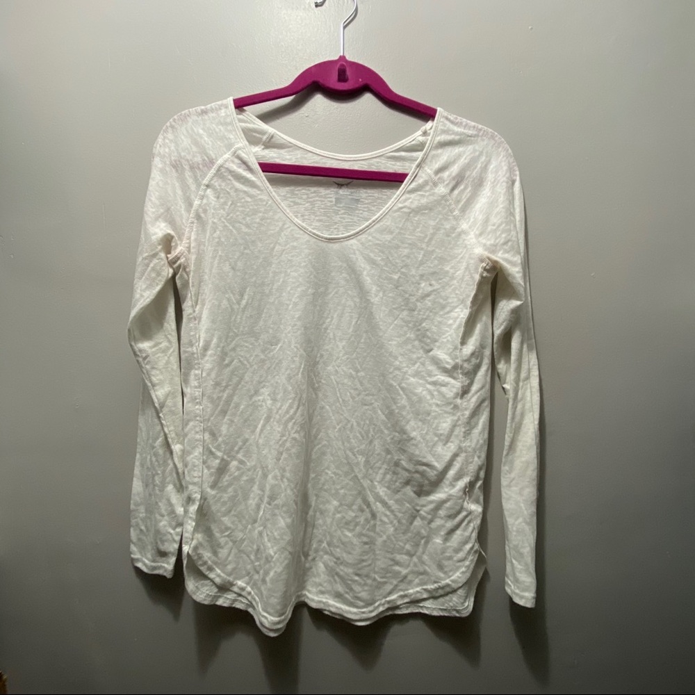 White activewear old navy long sleeve